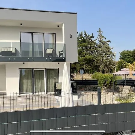 别墅 Palma Pinezići