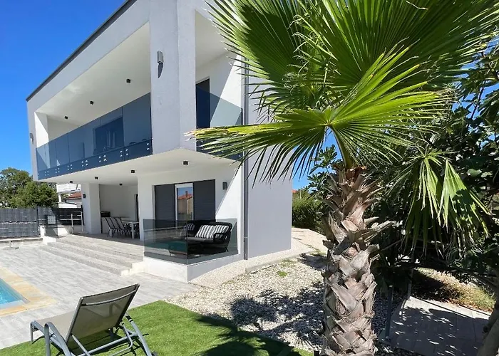 Palma Βίλα Pinezići