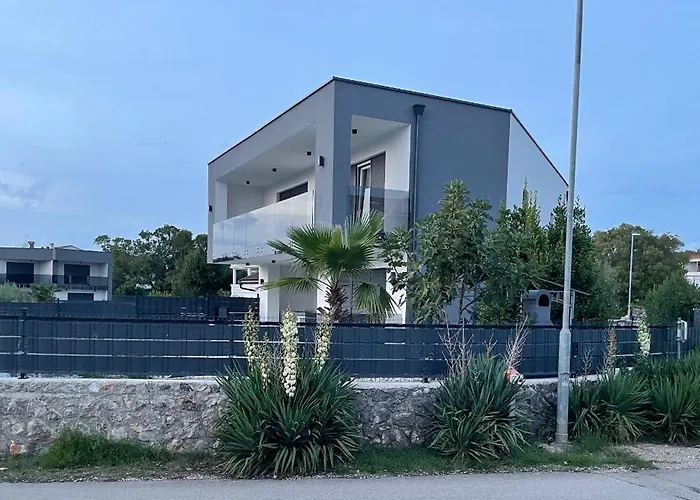 Palma Βίλα *